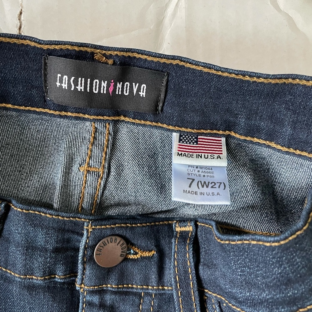 FASHION NOVA DARK WASH JEANS - Picture 2 of 4